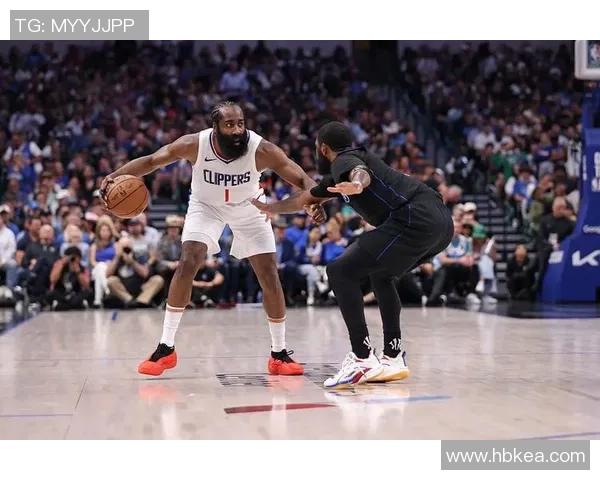 2007年NBA季后赛黄蜂队与对手的激烈对决回顾与分析