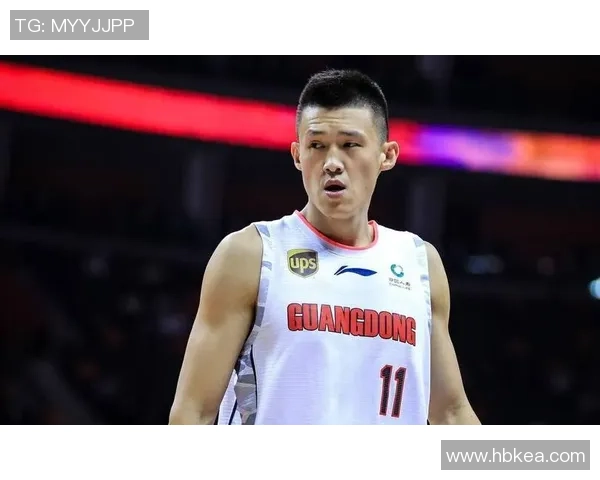 周鹏：从篮球场上的传奇到生活中的榜样，激励无数年轻人的奋斗之路